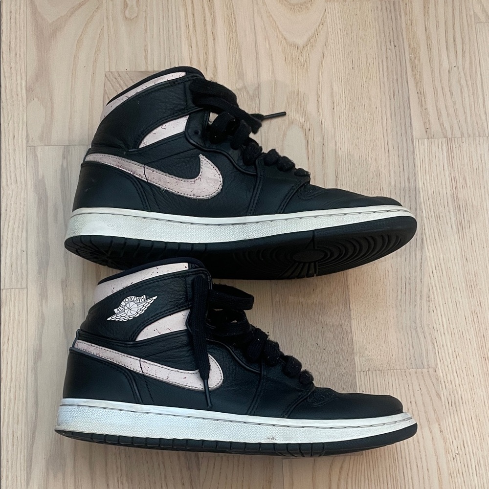 Nike Black and Pink Women's Sneakers